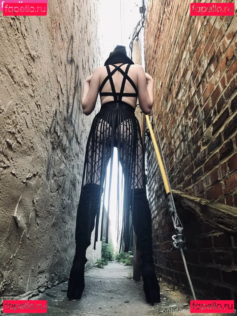 yubaba_yaga Onlyfans Photo Gallery 