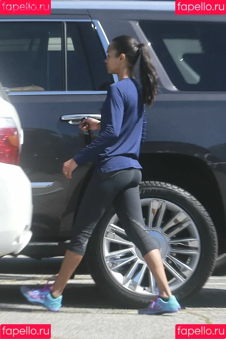 Zoe Saldana Onlyfans Photo Gallery 