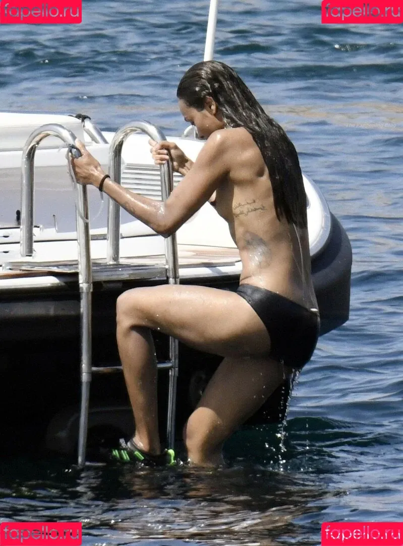 Zoe Saldana Onlyfans Photo Gallery 