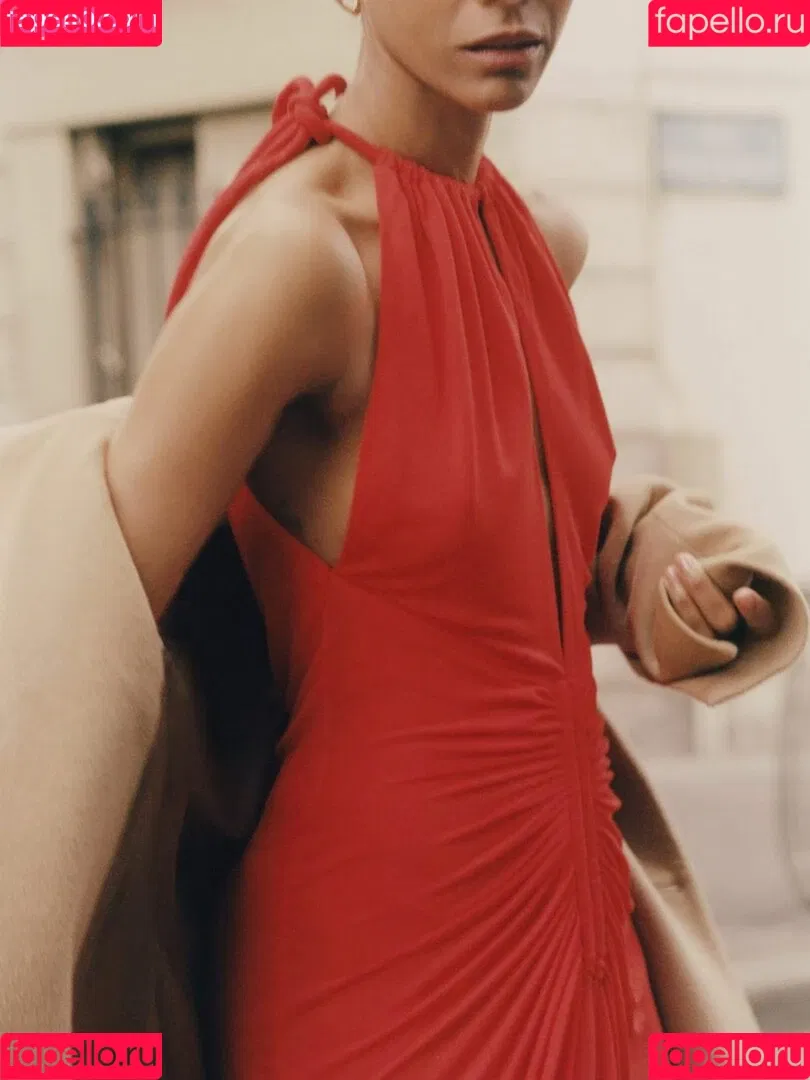 Zoe Saldana Onlyfans Photo Gallery 