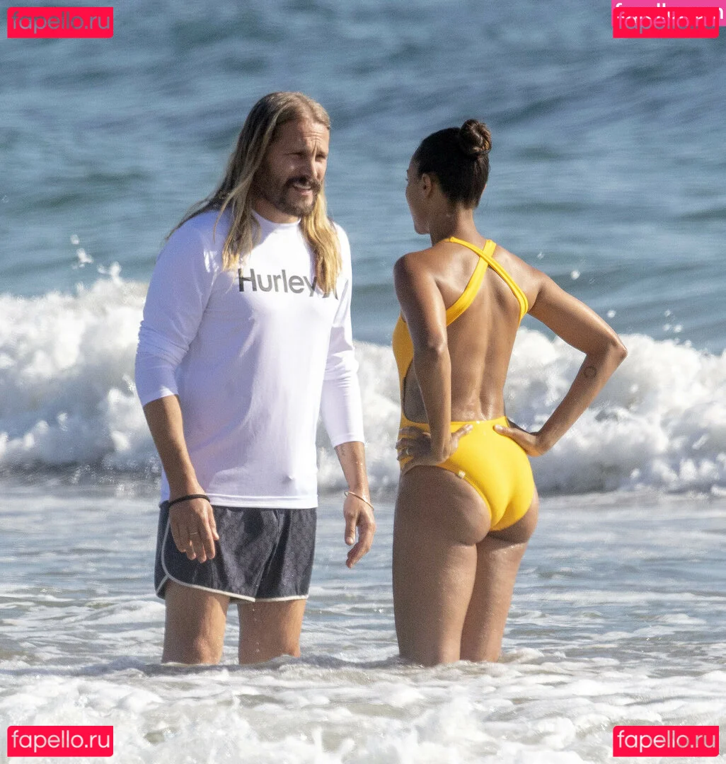 Zoe Saldana Onlyfans Photo Gallery 