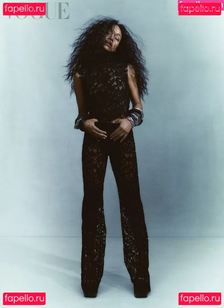 Zoe Saldana Onlyfans Photo Gallery 