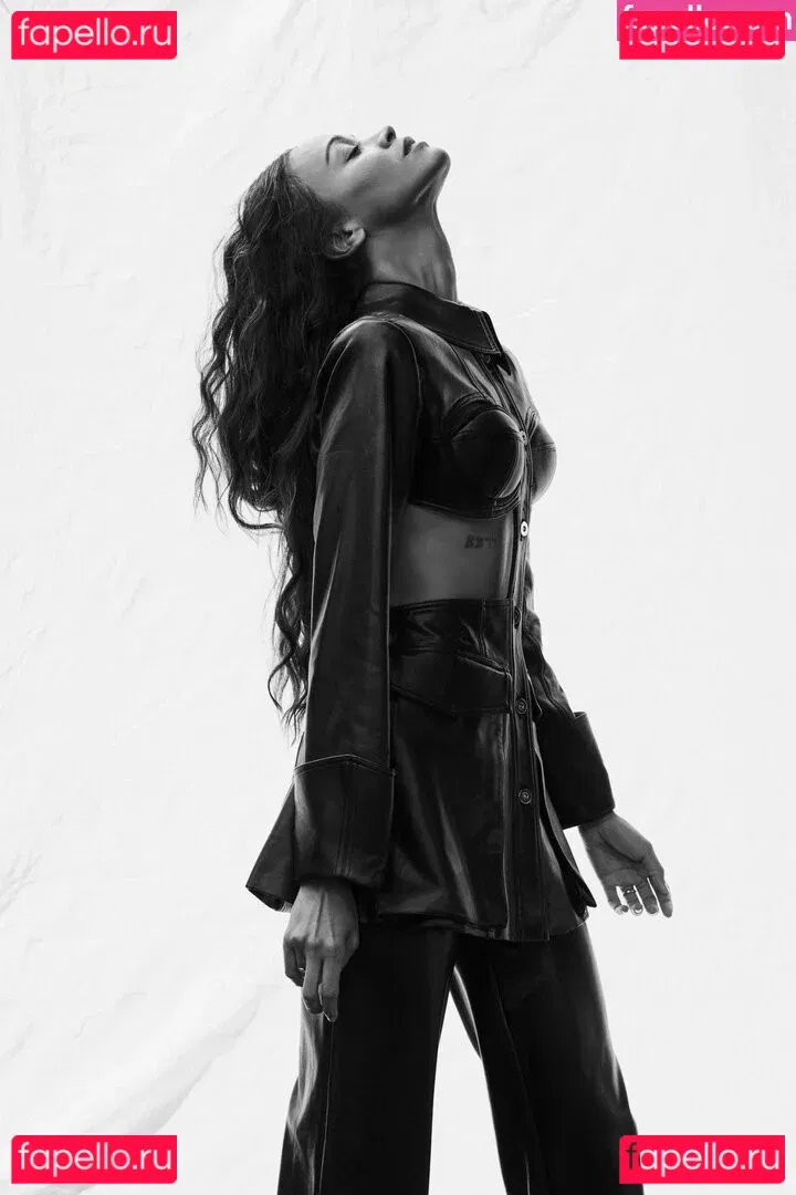 Zoe Saldana Onlyfans Photo Gallery 