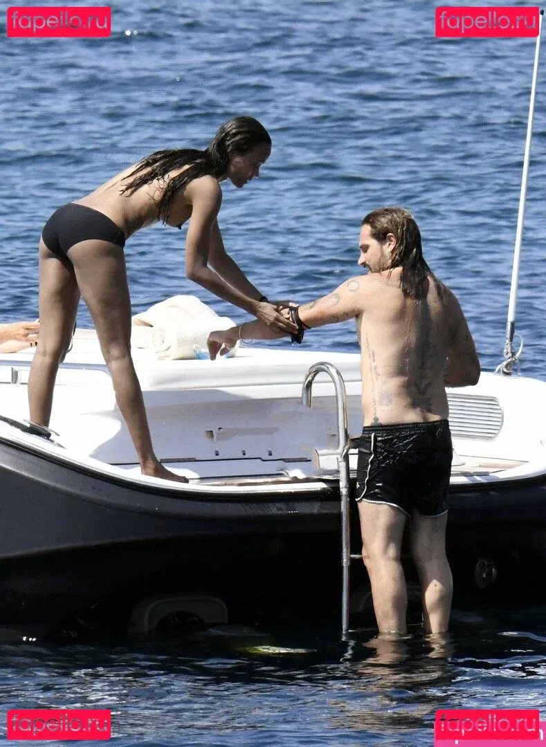 Zoe Saldana Onlyfans Photo Gallery 