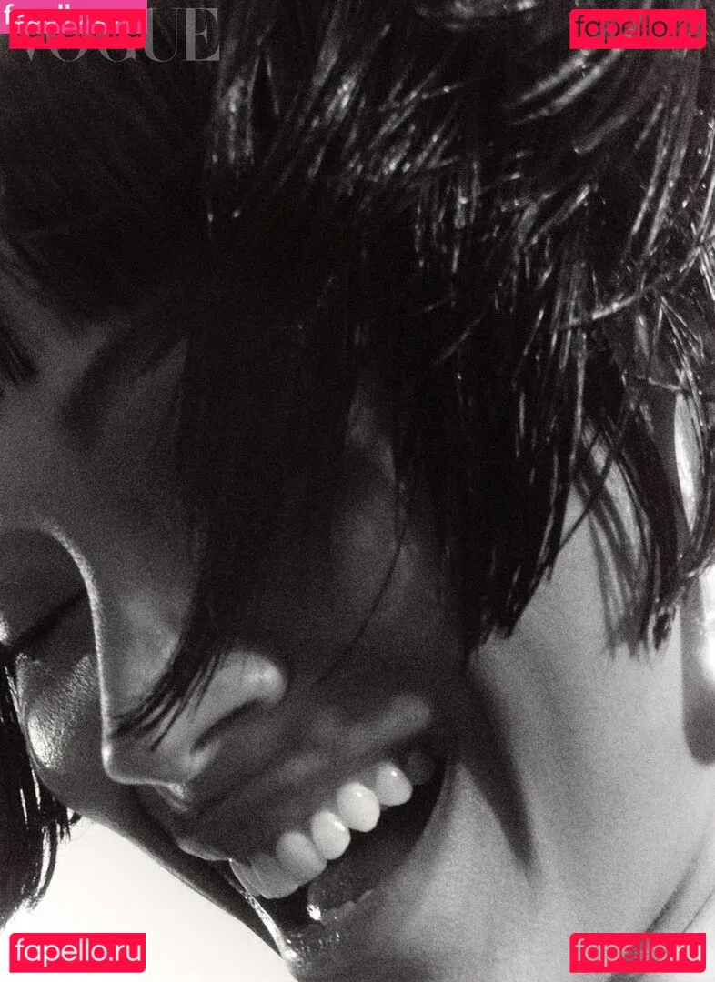 Zoe Saldana Onlyfans Photo Gallery 