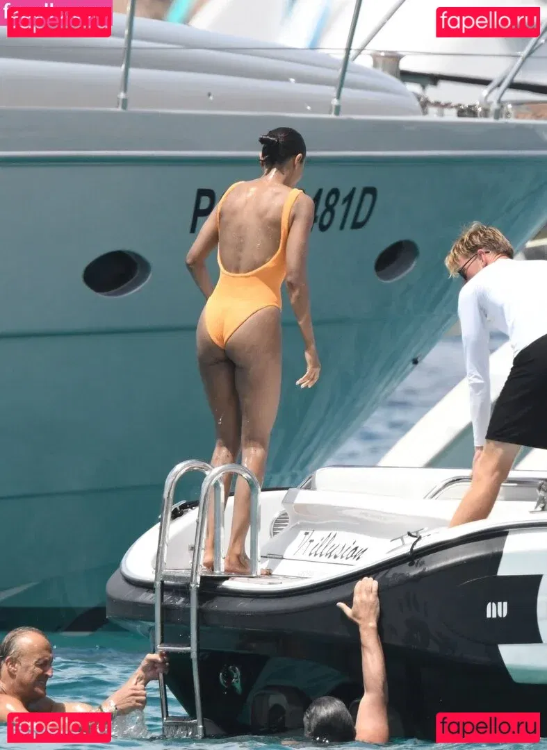 Zoe Saldana Onlyfans Photo Gallery 