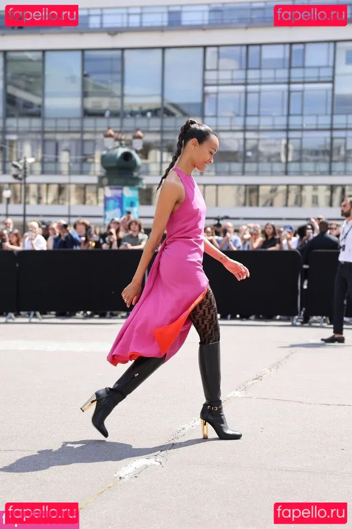 Zoe Saldana Onlyfans Photo Gallery 