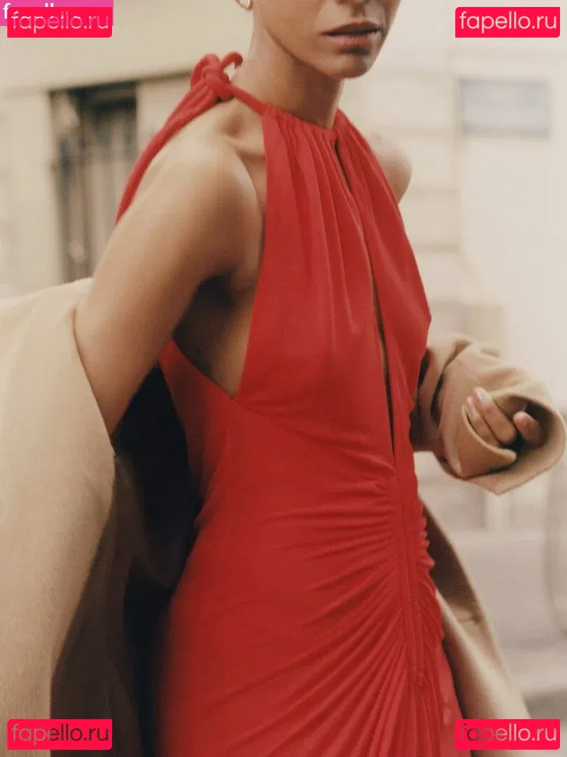 Zoe Saldana Onlyfans Photo Gallery 