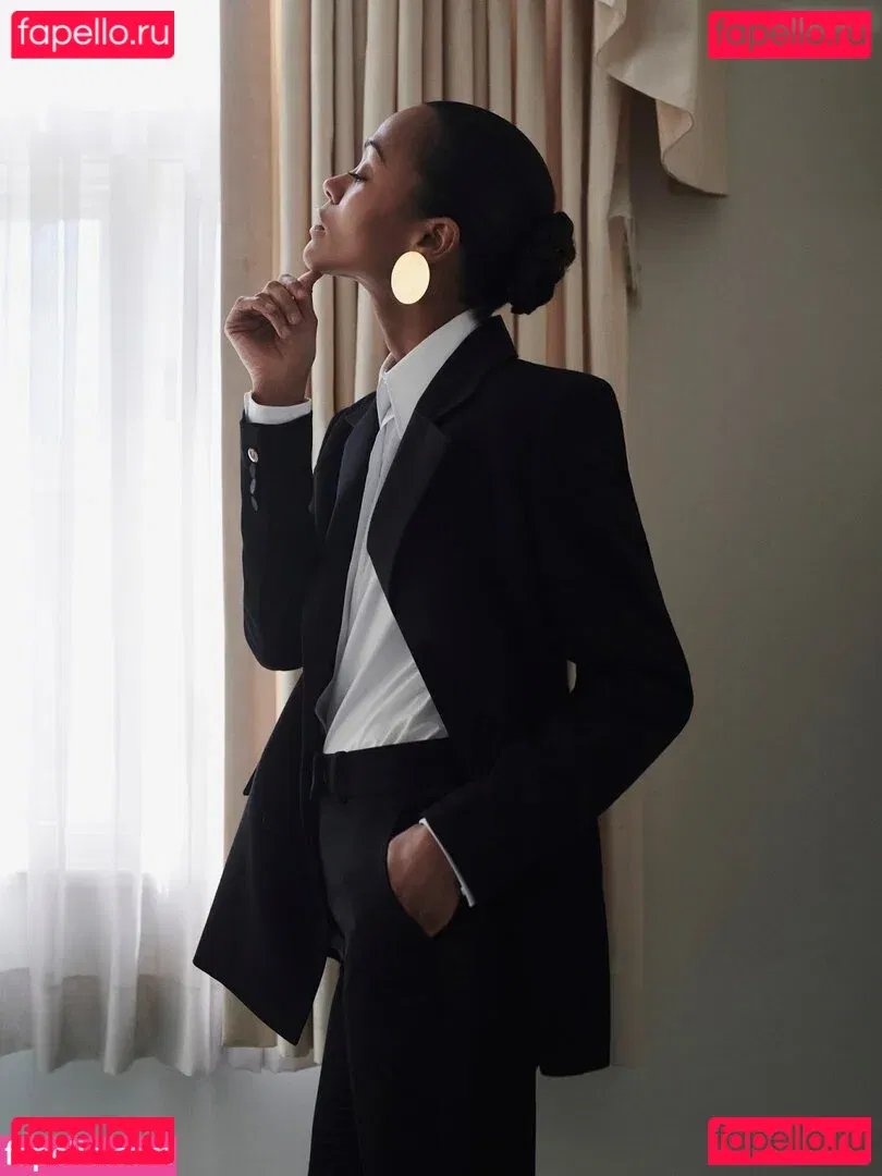 Zoe Saldana Onlyfans Photo Gallery 