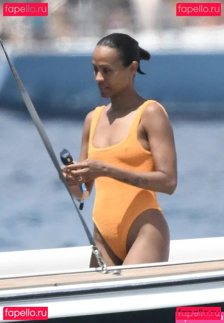 Zoe Saldana Onlyfans Photo Gallery 