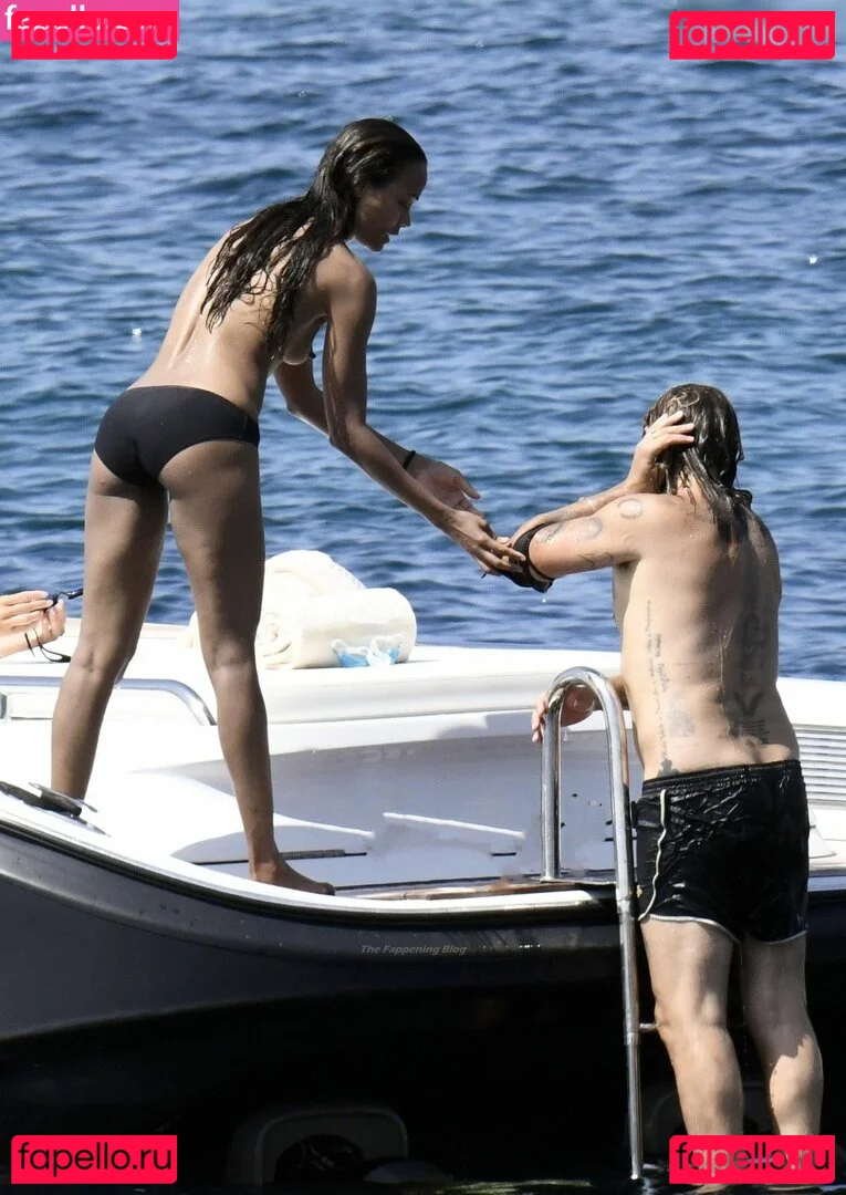 Zoe Saldana Onlyfans Photo Gallery 