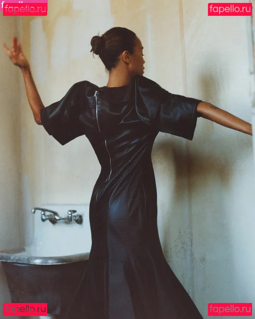 Zoe Saldana Onlyfans Photo Gallery 