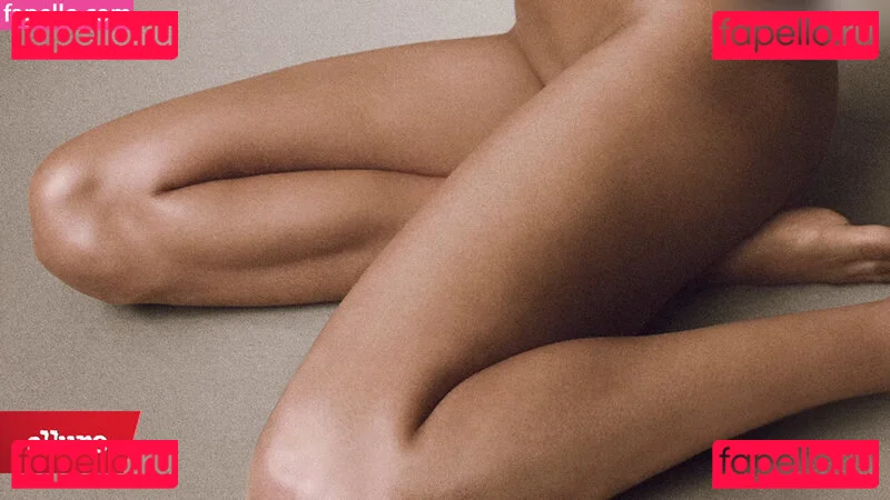 Zoe Saldana Onlyfans Photo Gallery 