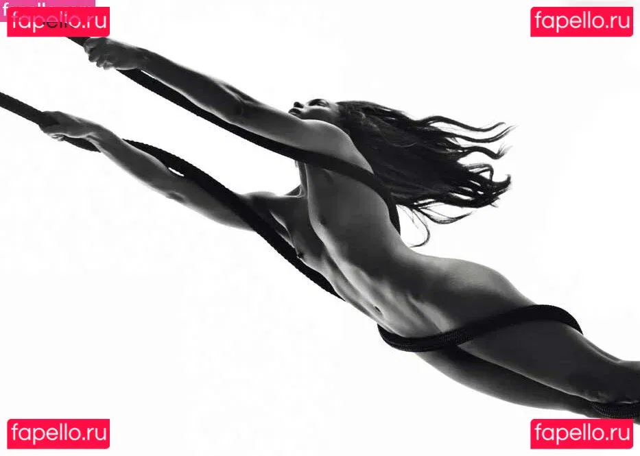 Zoe Saldana Onlyfans Photo Gallery 