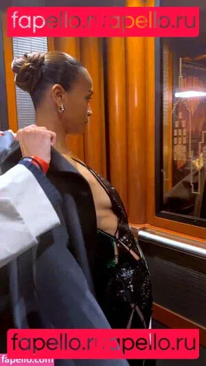 Zoe Saldana Onlyfans Photo Gallery 