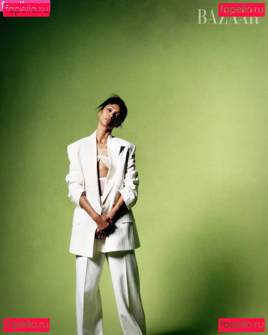 Zoe Saldana Onlyfans Photo Gallery 