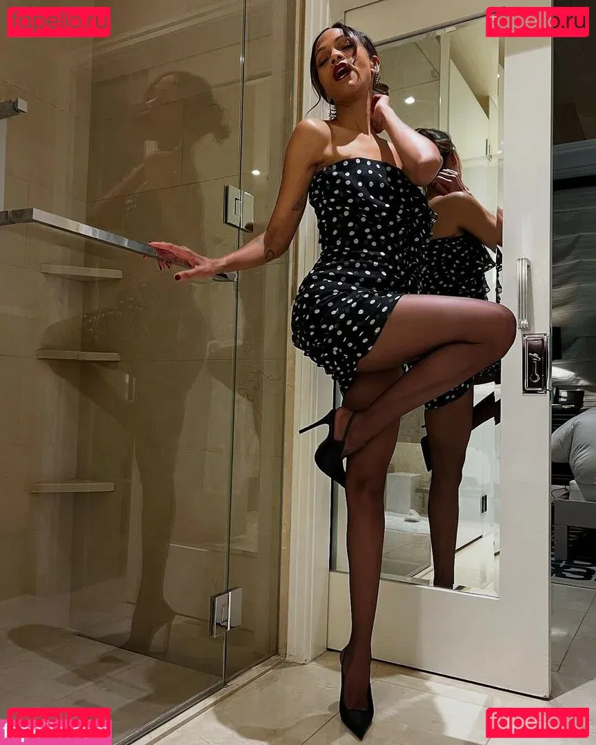 Zoe Saldana Onlyfans Photo Gallery 