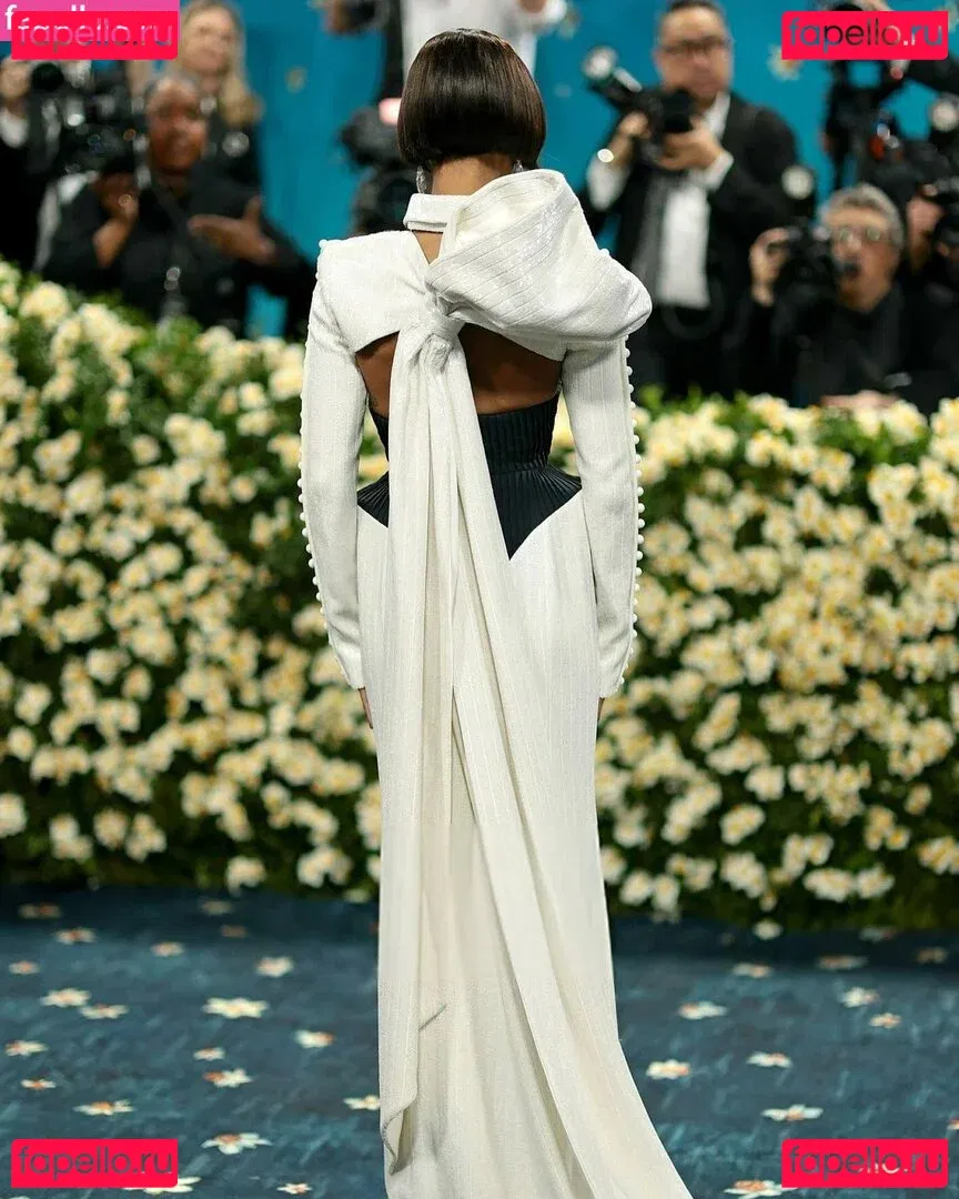 Zoe Saldana Onlyfans Photo Gallery 