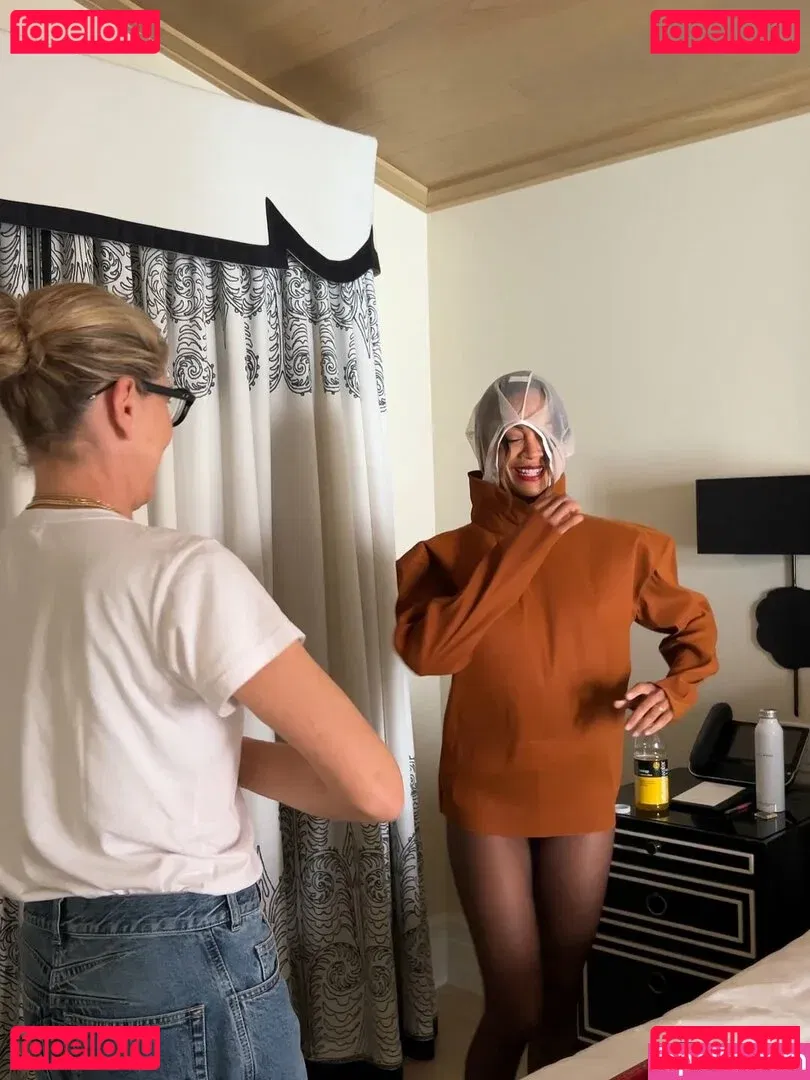 Zoe Saldana Onlyfans Photo Gallery 