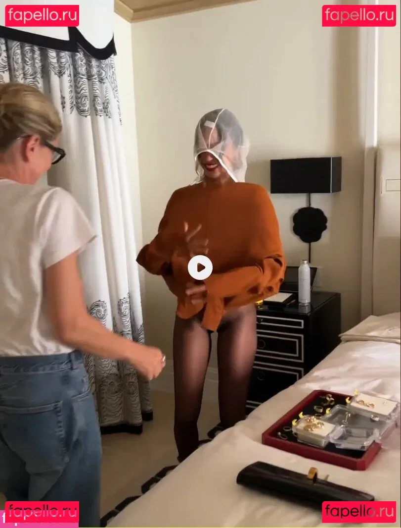 Zoe Saldana Onlyfans Photo Gallery 