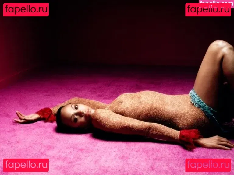 Zoe Saldana Onlyfans Photo Gallery 