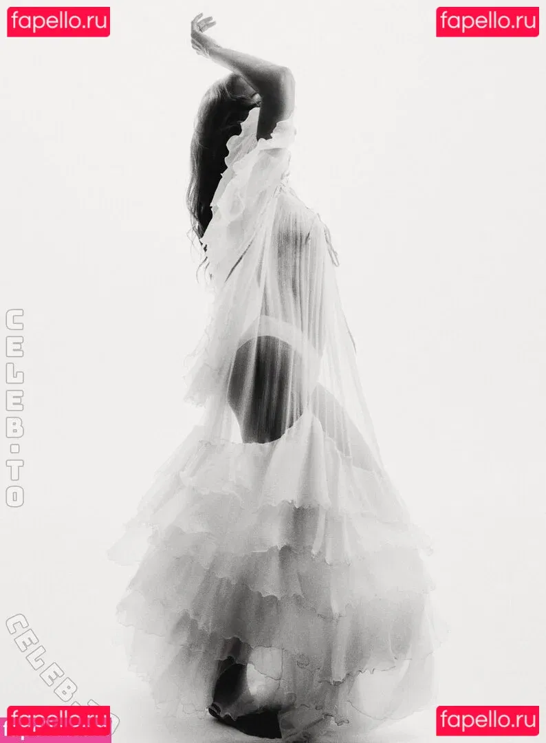 Zoe Saldana Onlyfans Photo Gallery 