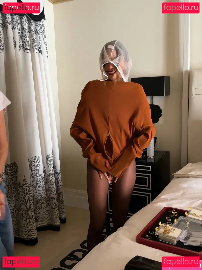 Zoe Saldana Onlyfans Photo Gallery 