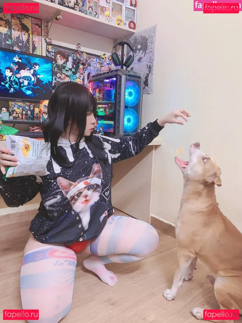 UyUyChan Onlyfans Photo Gallery 