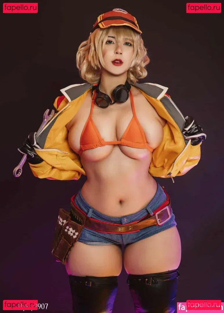 UyUyChan Onlyfans Photo Gallery 