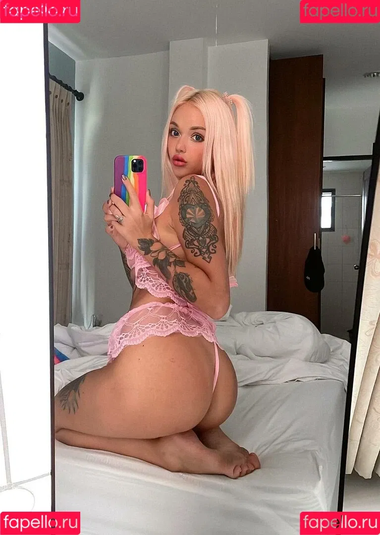 Baby Momo Onlyfans Photo Gallery 