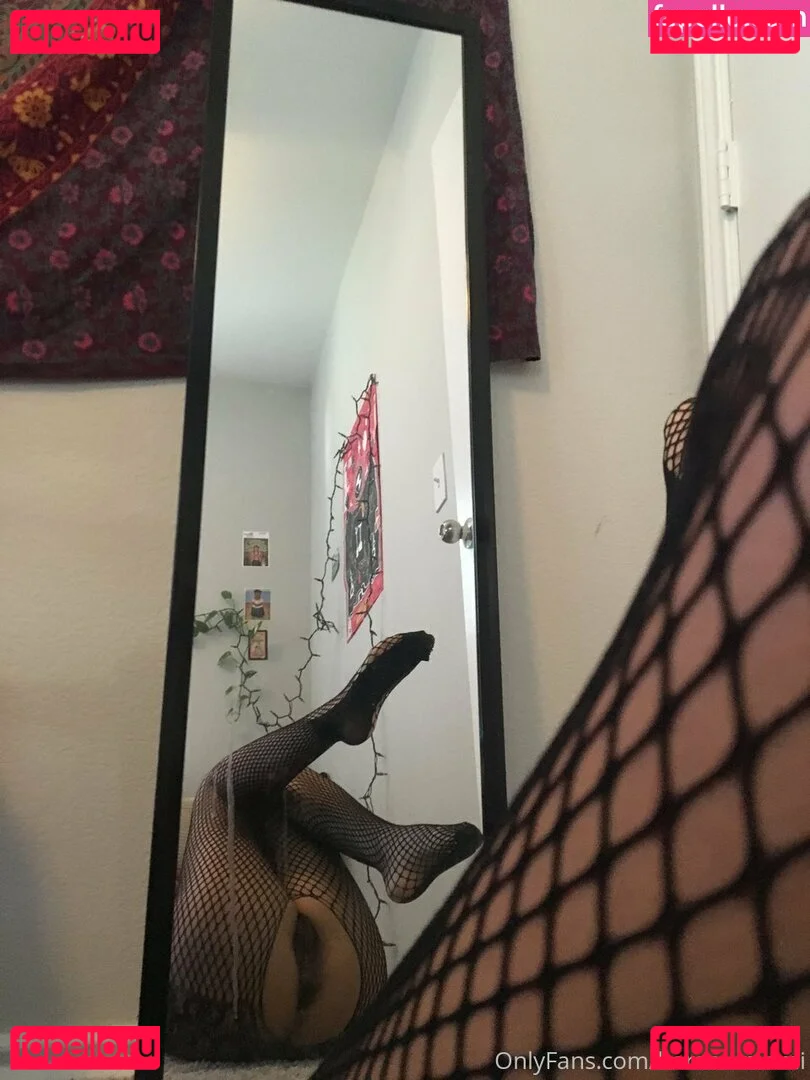 Baby Momo Onlyfans Photo Gallery 