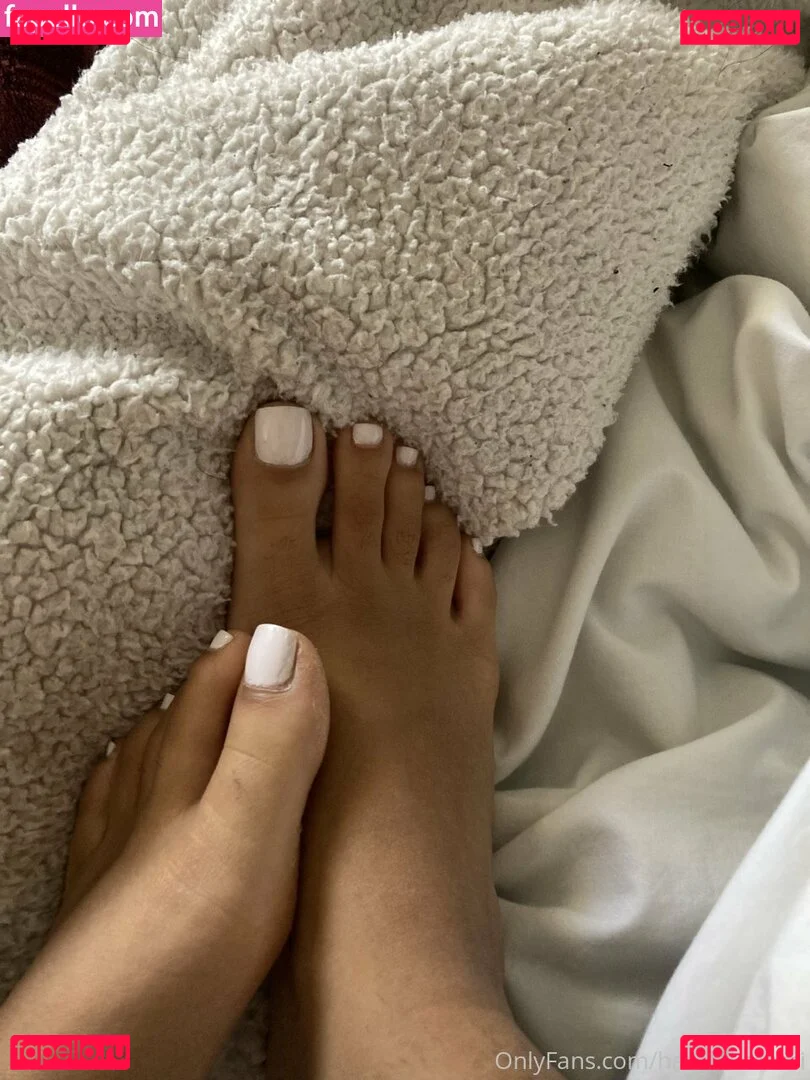 Baby Momo Onlyfans Photo Gallery 