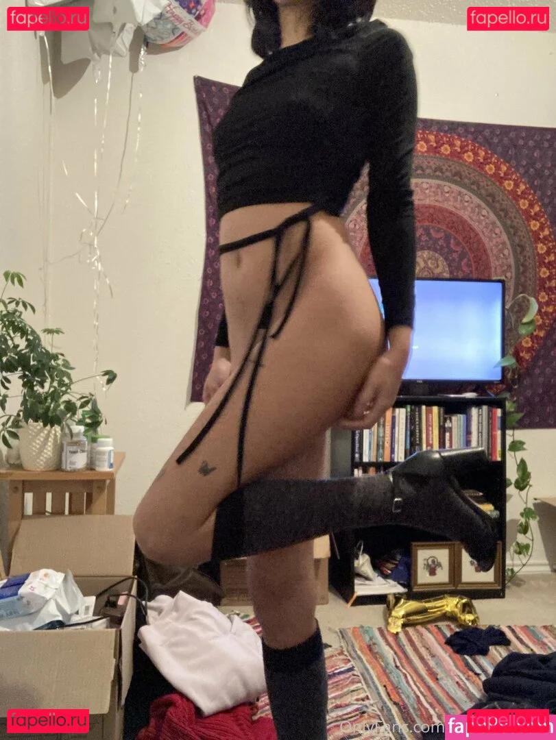 Baby Momo Onlyfans Photo Gallery 