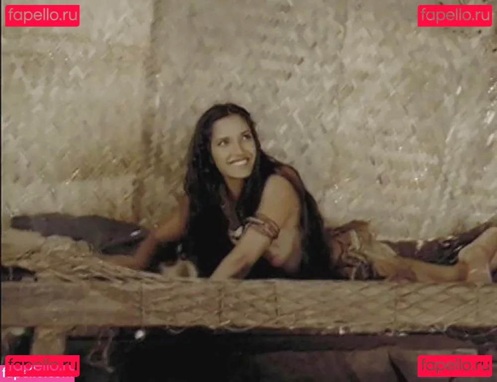 Padma Lakshmi Onlyfans Photo Gallery 