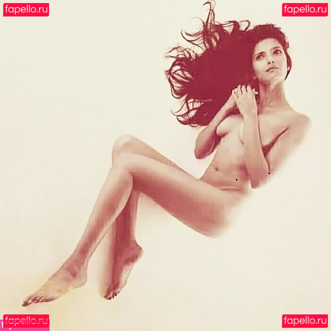 Padma Lakshmi Onlyfans Photo Gallery 