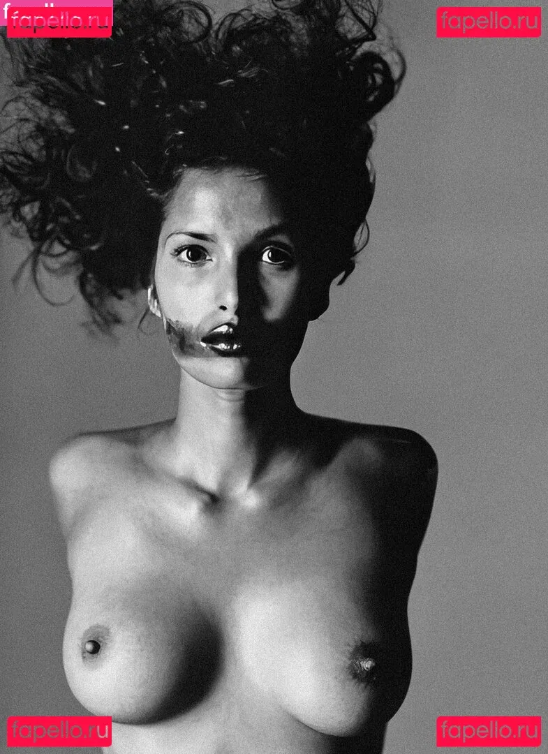 Padma Lakshmi Onlyfans Photo Gallery 