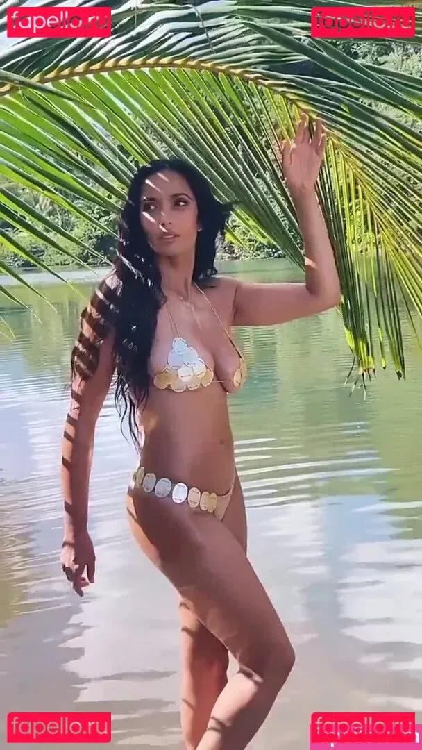 Padma Lakshmi Onlyfans Photo Gallery 