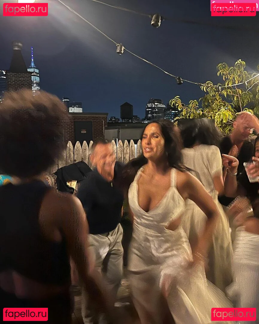 Padma Lakshmi Onlyfans Photo Gallery 