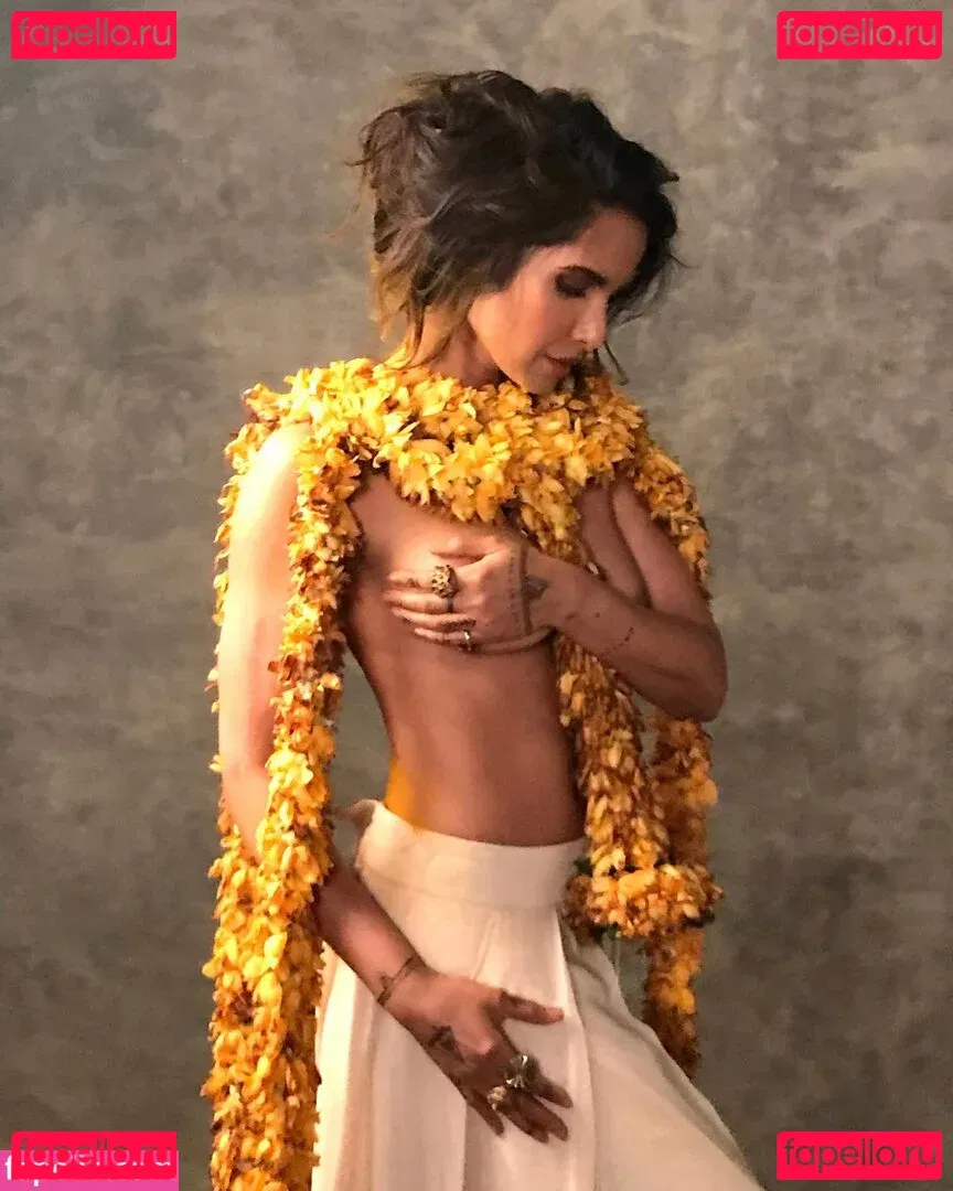 Padma Lakshmi Onlyfans Photo Gallery 