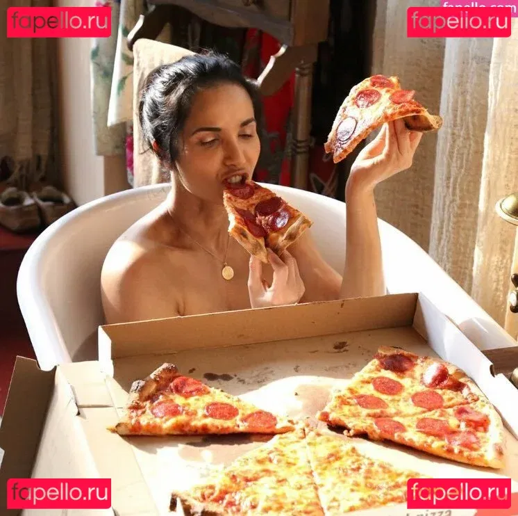 Padma Lakshmi Onlyfans Photo Gallery 