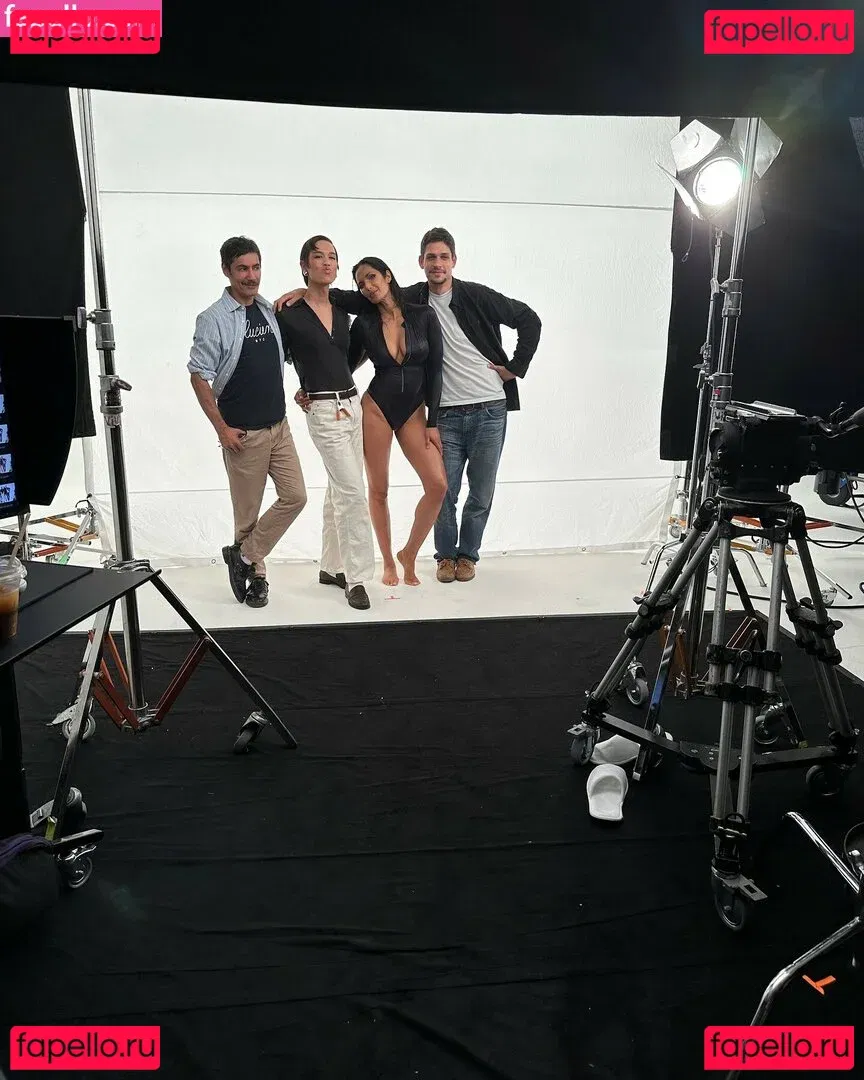 Padma Lakshmi Onlyfans Photo Gallery 