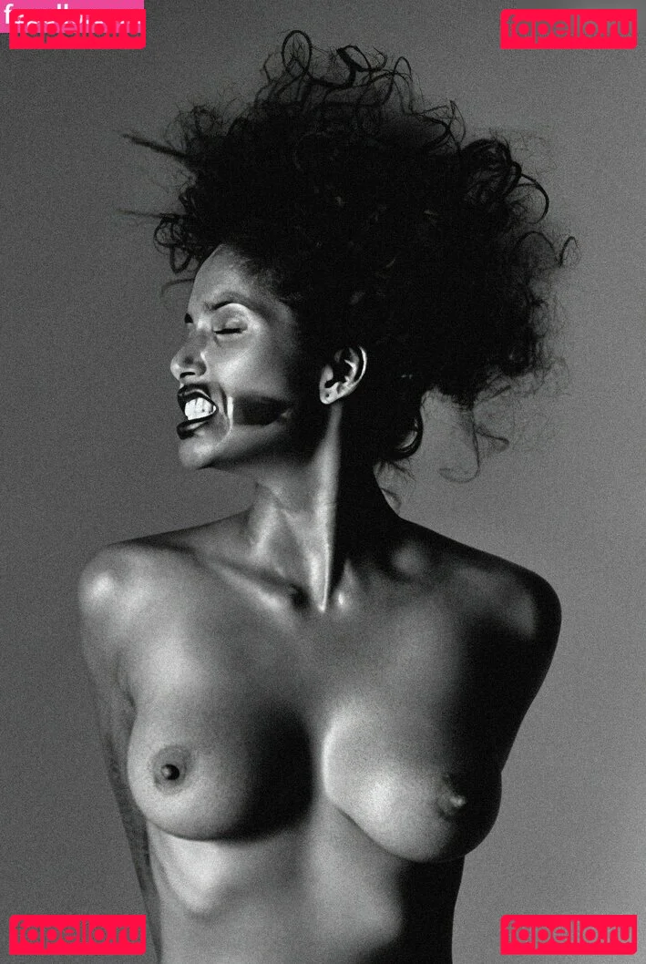 Padma Lakshmi Onlyfans Photo Gallery 