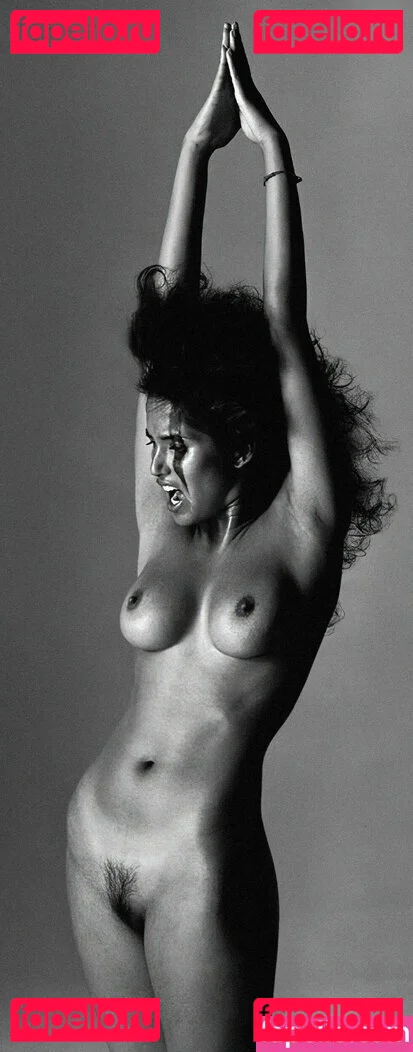 Padma Lakshmi Onlyfans Photo Gallery 