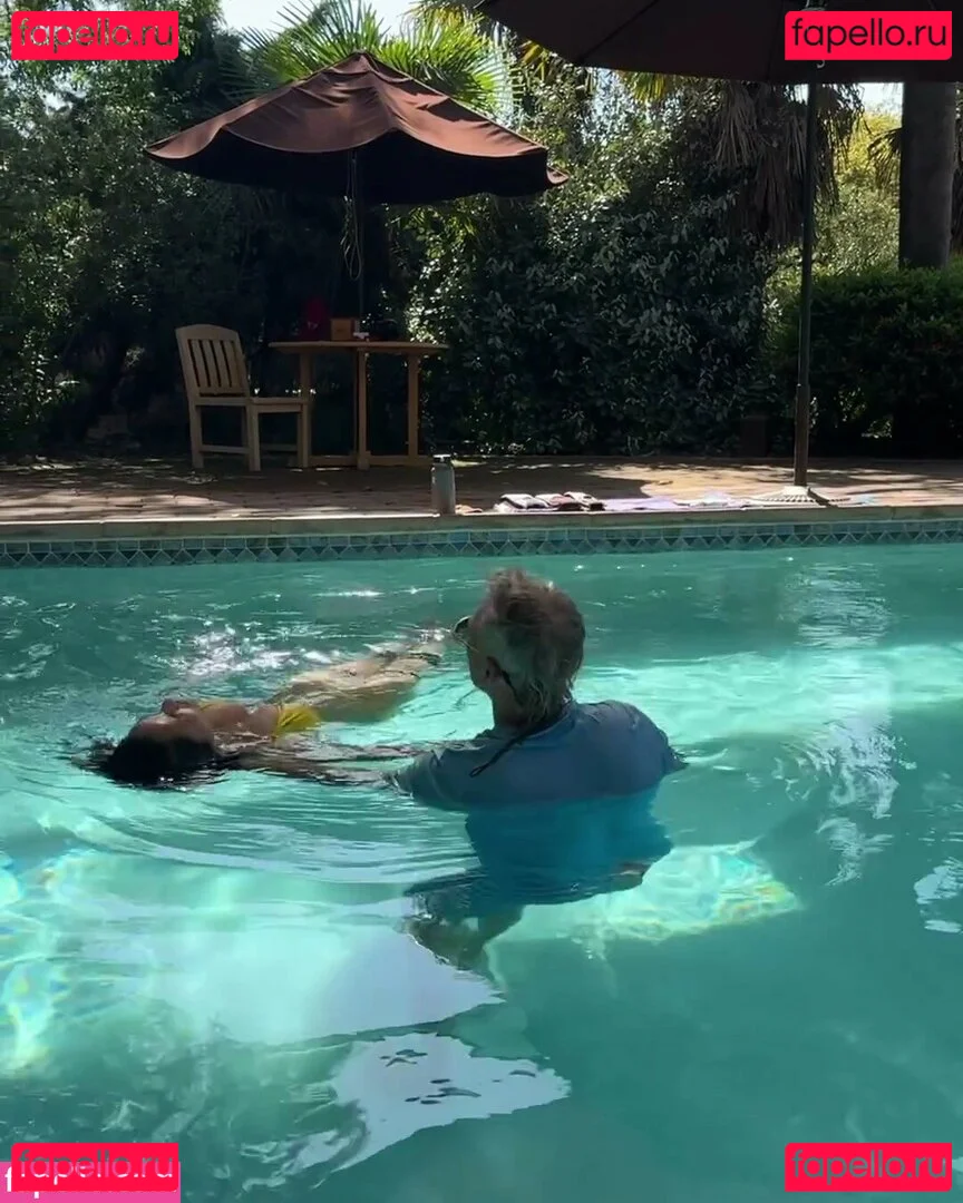 Padma Lakshmi Onlyfans Photo Gallery 