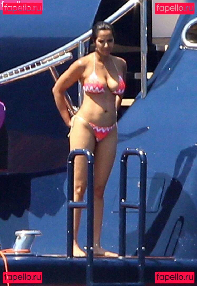 Padma Lakshmi Onlyfans Photo Gallery 