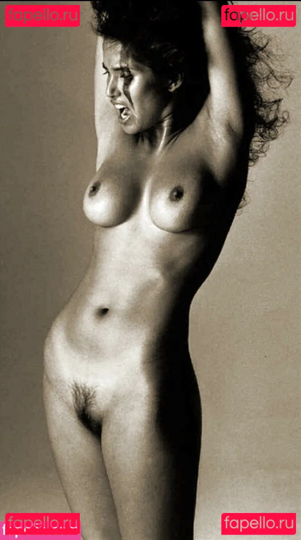 Padma Lakshmi Onlyfans Photo Gallery 