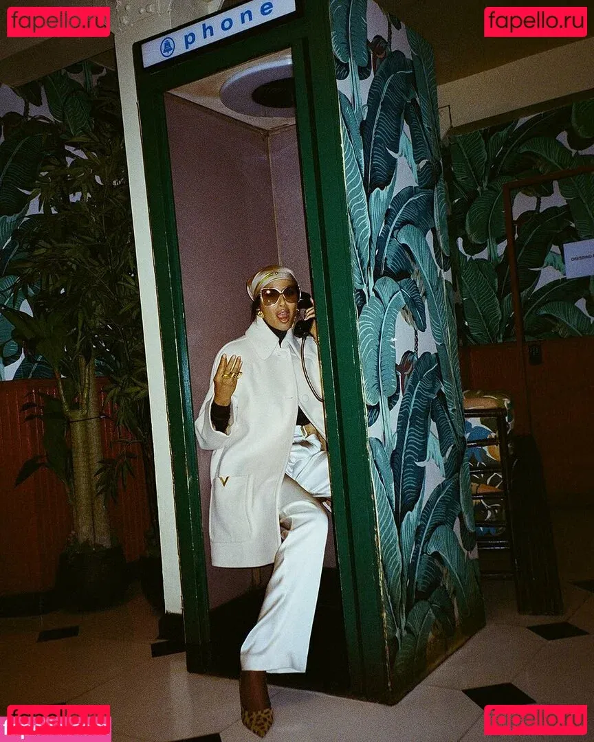 Padma Lakshmi Onlyfans Photo Gallery 