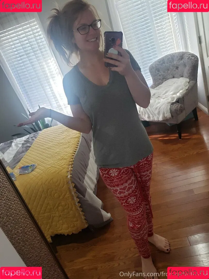 Fromredwithlove Onlyfans Photo Gallery 