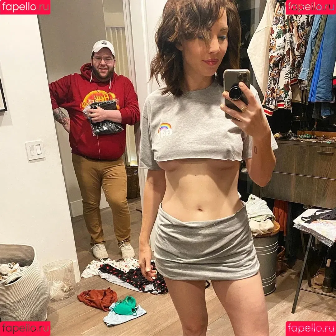 Whitney Cummings Onlyfans Photo Gallery 