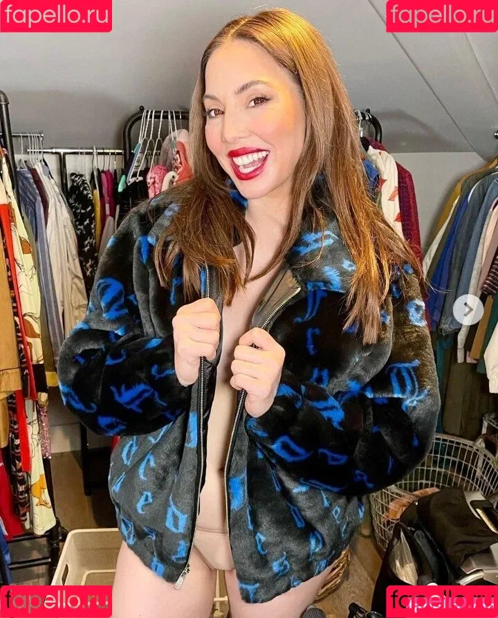 Whitney Cummings Onlyfans Photo Gallery 